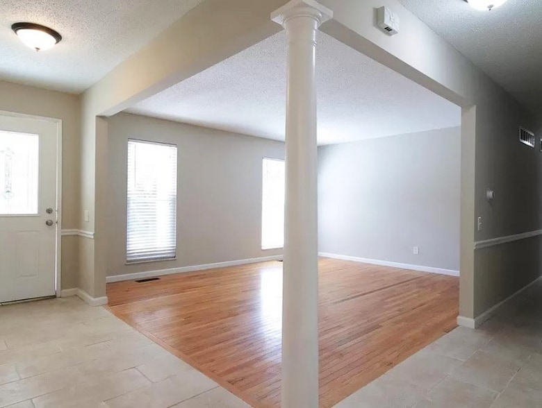 Building Photo - 1141 Old Farm Dr