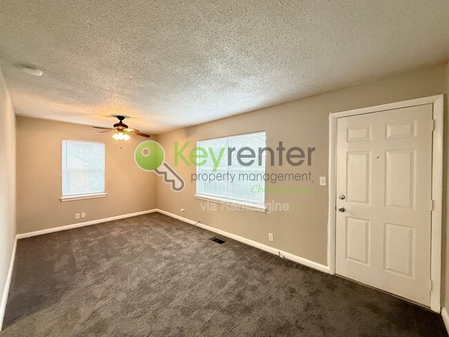 Building Photo - 305 Sunrise Ln