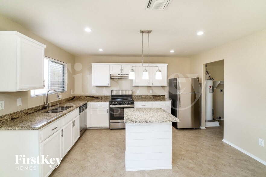 Building Photo - 3947 Key W Way