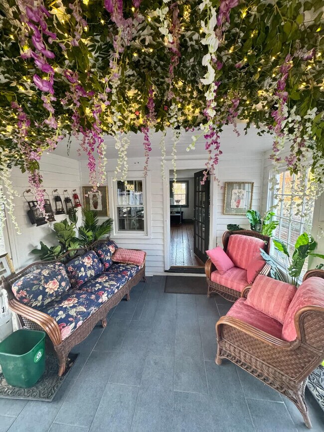 Building Photo - 1357 Canal Rd