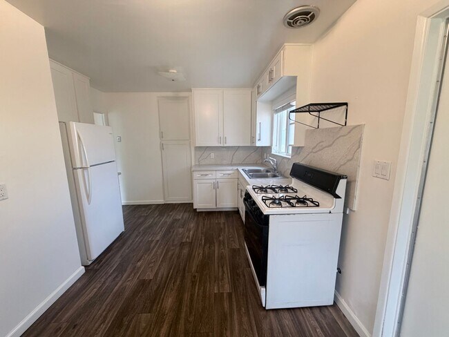 Building Photo - 4460-4462 Figueroa Blvd** - 3160L