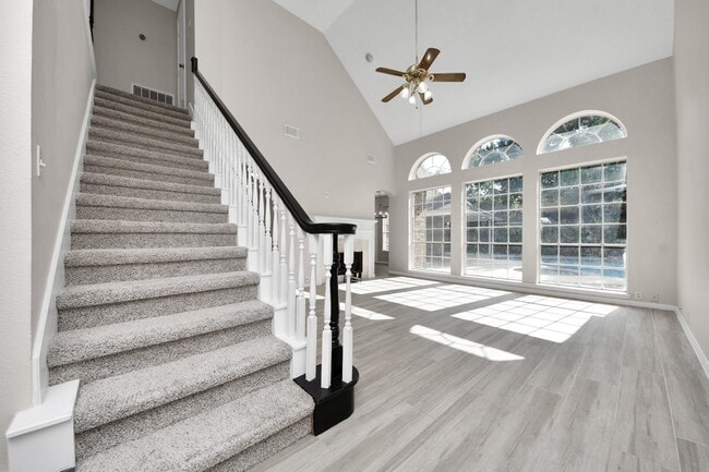 Building Photo - 1335 Crescent Pkwy Ct