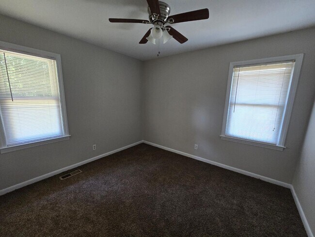 Building Photo - 4617 Belford Rd