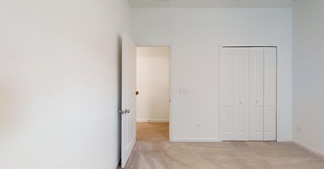 Building Photo - "Charming 3-Bed Oasis on Friendship Fountain Ave with 2 Full Baths and 1714 Sq Ft of Comfort!"