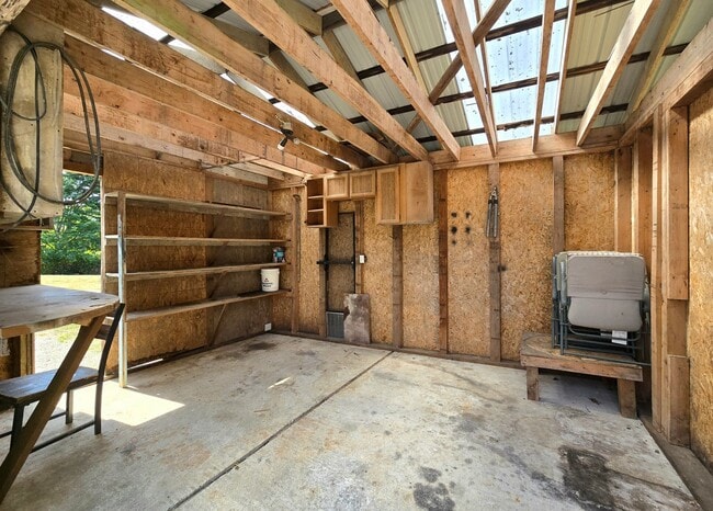Building Photo - 3 Bedroom Home in Marysville Now Available!