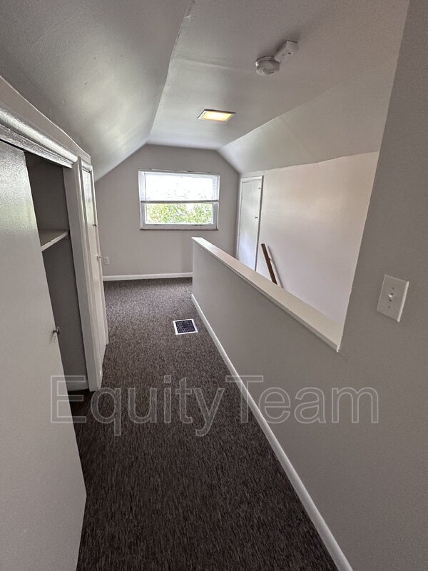 Building Photo - 1192 Hempstead Dr