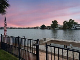 Building Photo - 13661 Lakeside Pl Dr