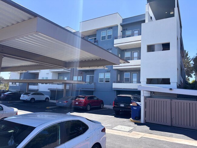 Building Photo - 2 Bed 2 Bath for Rent in Escondido