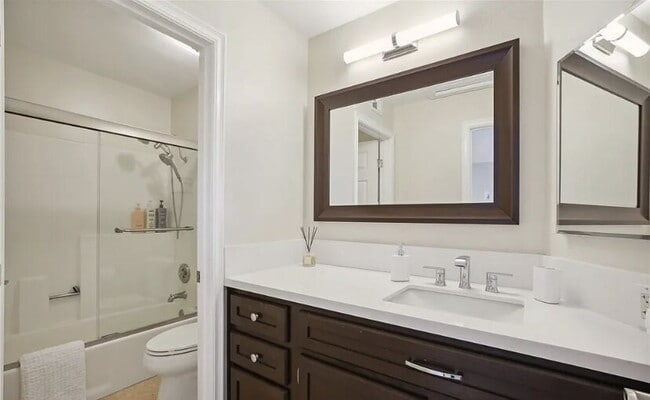 Building Photo - Nestled within the highly sought-after Hea...