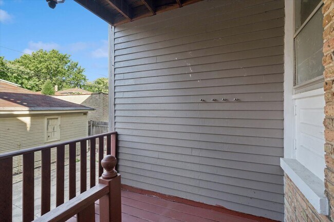 Building Photo - 5412 N Kimball Ave