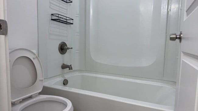 Building Photo - 815 SW 8th St