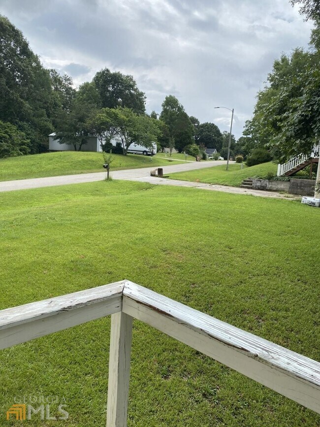 Building Photo - 6440 River Hill Dr