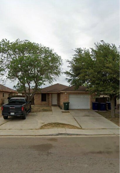 Primary Photo - 3904 Los Presidentes Ave