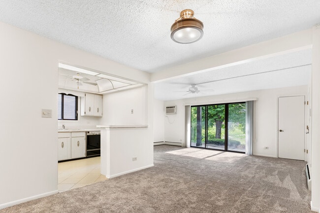 Building Photo - 15128 Quail Hollow Dr