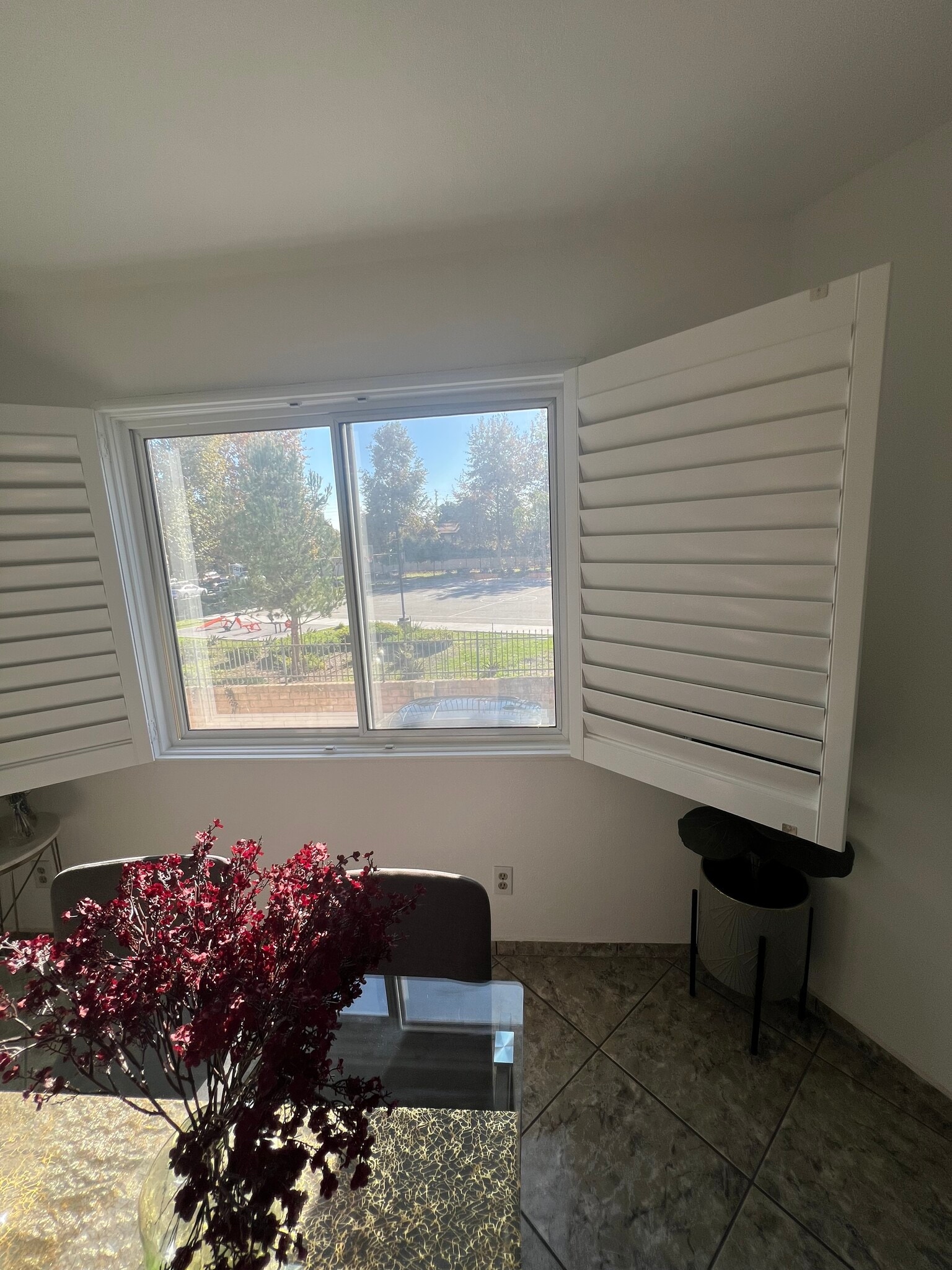 Building Photo - 9601 Sylmar Ave