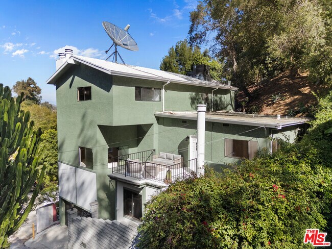 Building Photo - 8506 Oak Ct