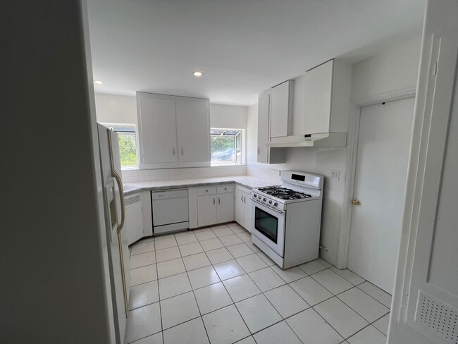 Building Photo - 1300 Dunning Dr