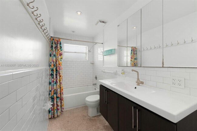 Building Photo - 750 Michigan Ave