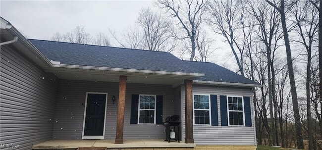 Building Photo - 6965 Chandlersville Rd