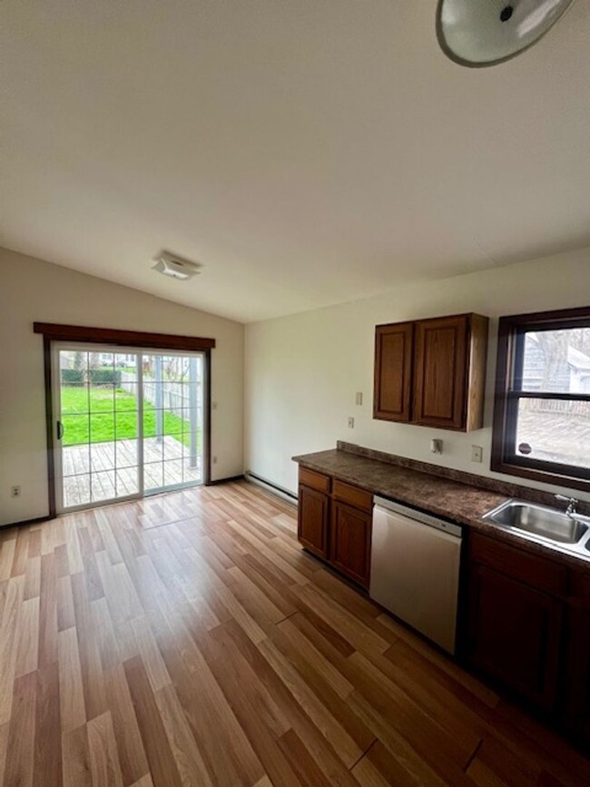 Building Photo - Single Family Home - 2 Beds, 1 Bath- Baldw...