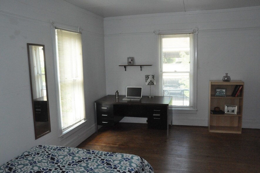 Bedroom #1 - 212 Linden Ave