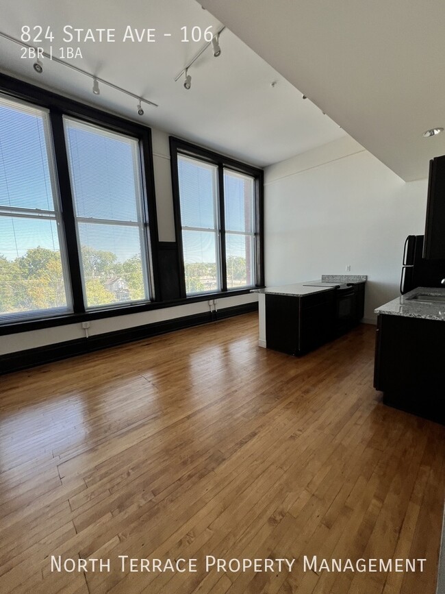 Building Photo - Spacious & Stylish 2-Bedroom Loft at Horac...