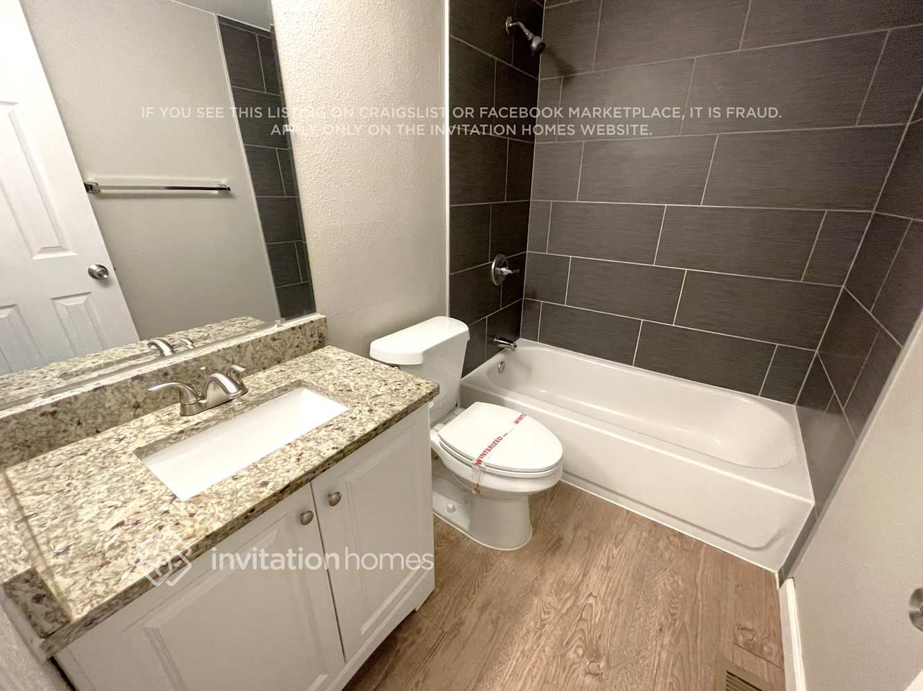 Building Photo - 2882 S Espana St