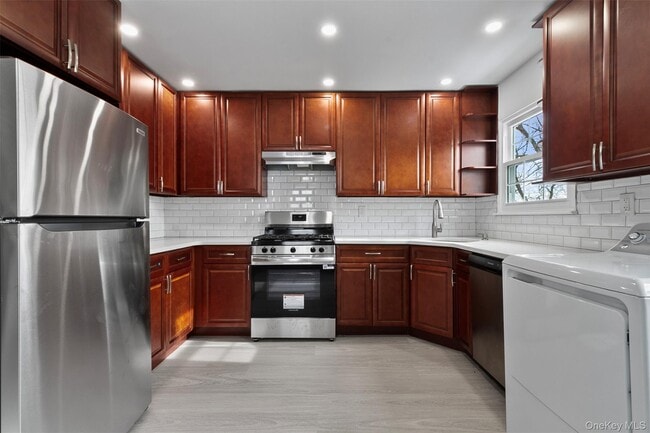 Building Photo - 28 Elissa Ln