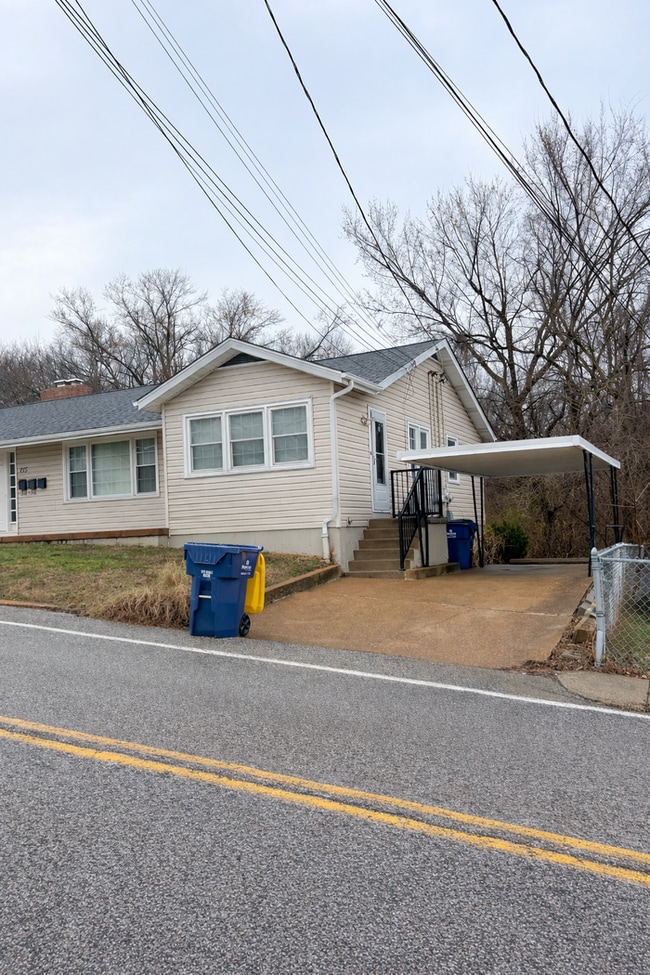 Building Photo - 215 N Ninth St