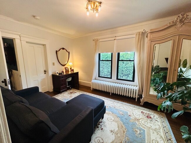 Building Photo - 37 School St