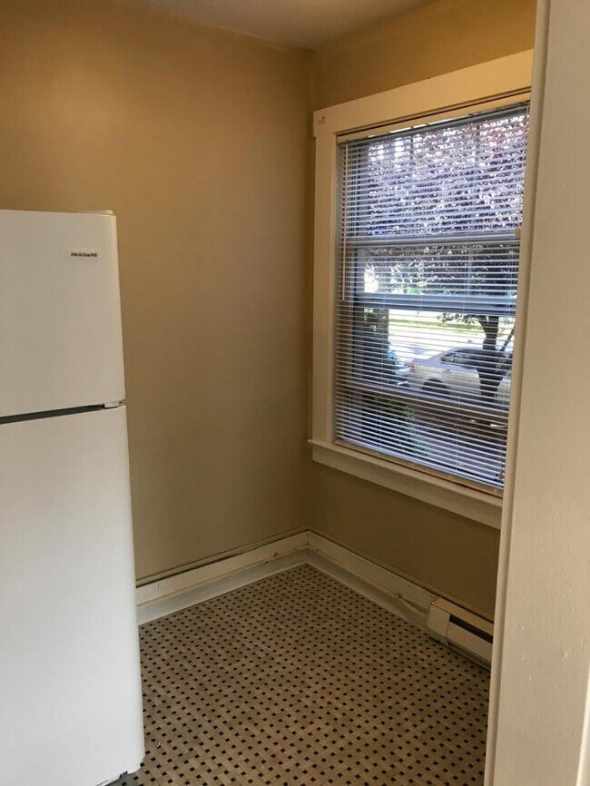 Building Photo - 1 bedroom in Seattle WA 98102