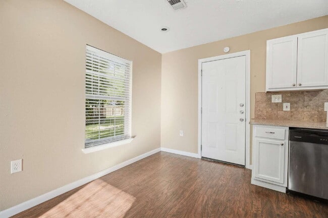 Building Photo - Historic Home in Central Pearland