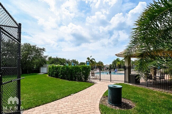 Building Photo - 1651 Bonita Bluff Ct