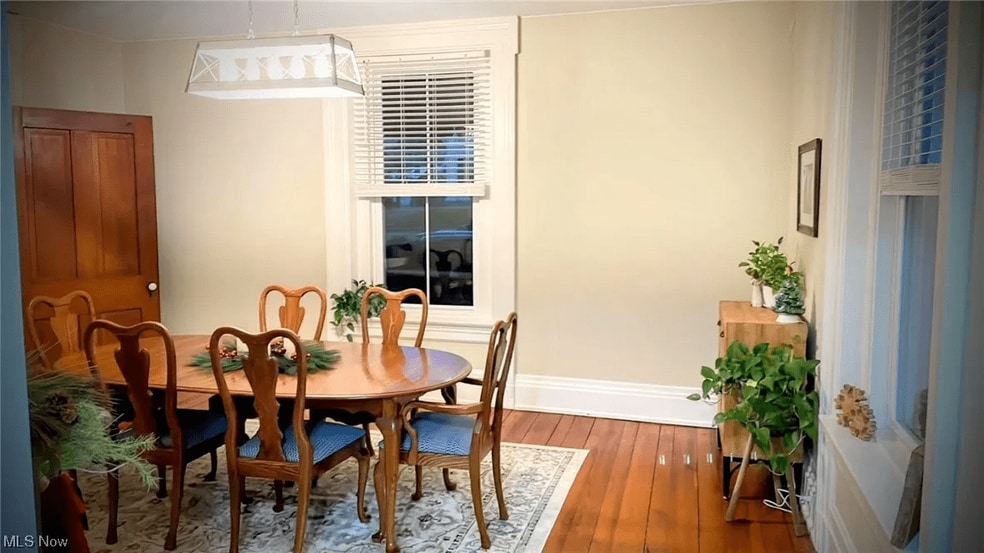 Building Photo - 501 5th St