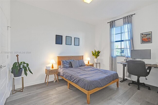 Building Photo - 650 NE 193rd Terrace