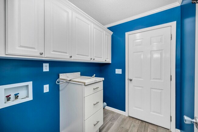 Building Photo - 331 Bracken Dr