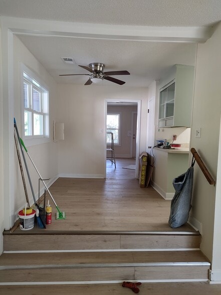 Building Photo - 409 Woodland Shores Rd