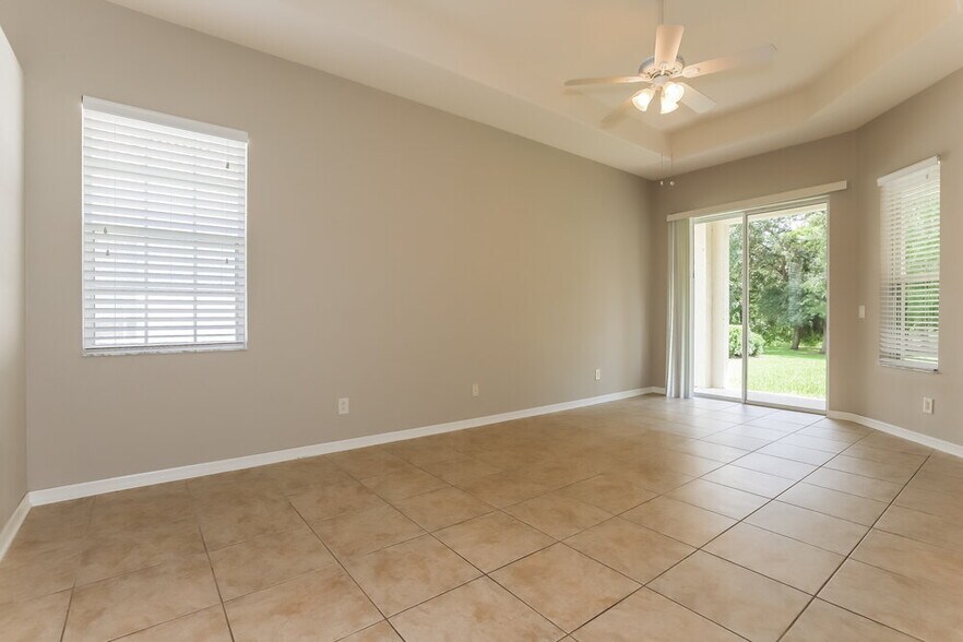 Building Photo - 8229 Santa Rosa Ct