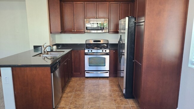 Building Photo - West Roseville, New Paint & Carpet 2 Story...
