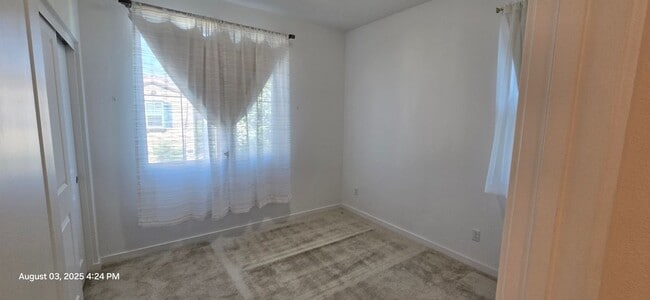 Building Photo - 26149 Park Ave