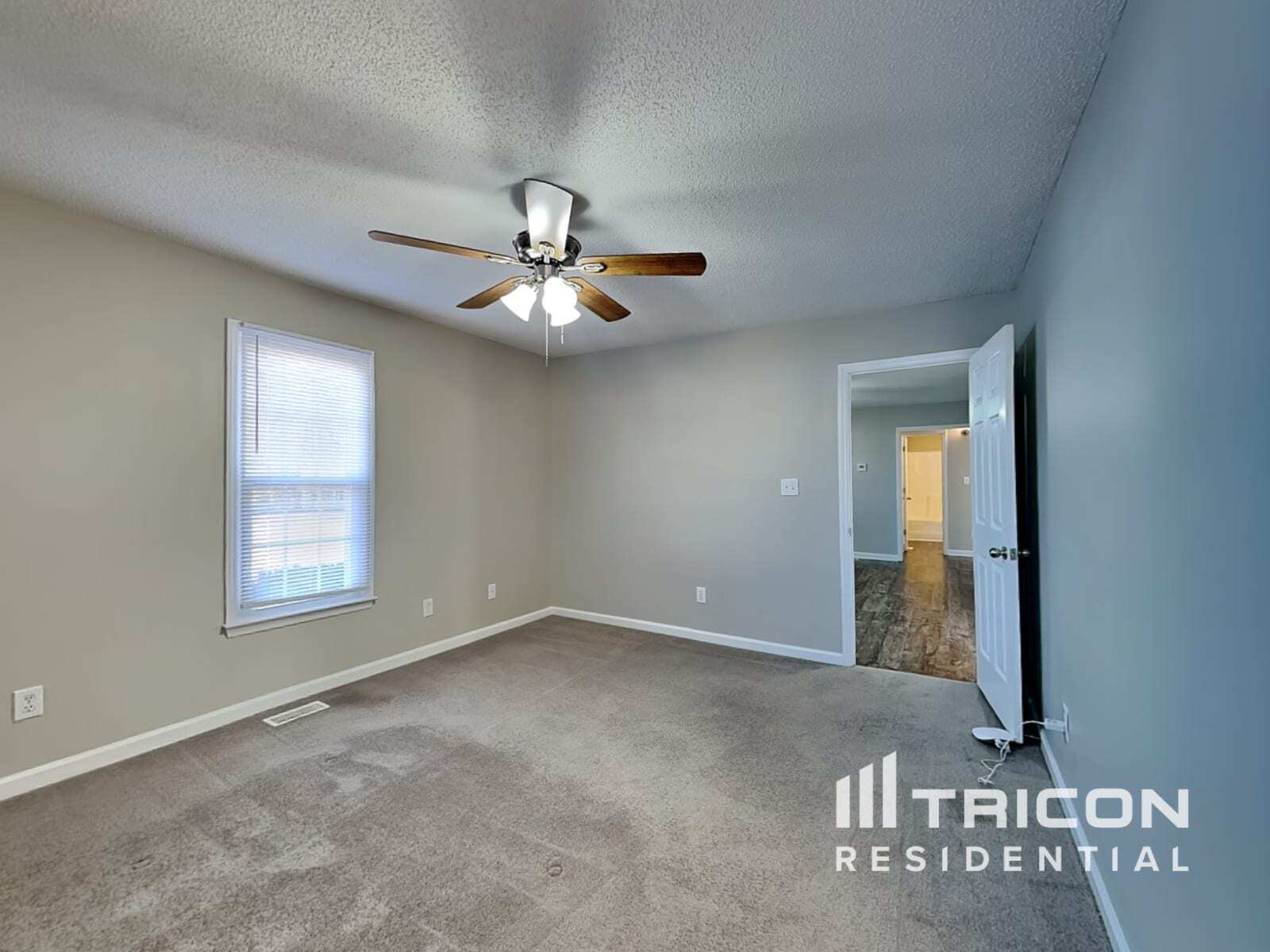 Building Photo - 1004 Spruce Dr