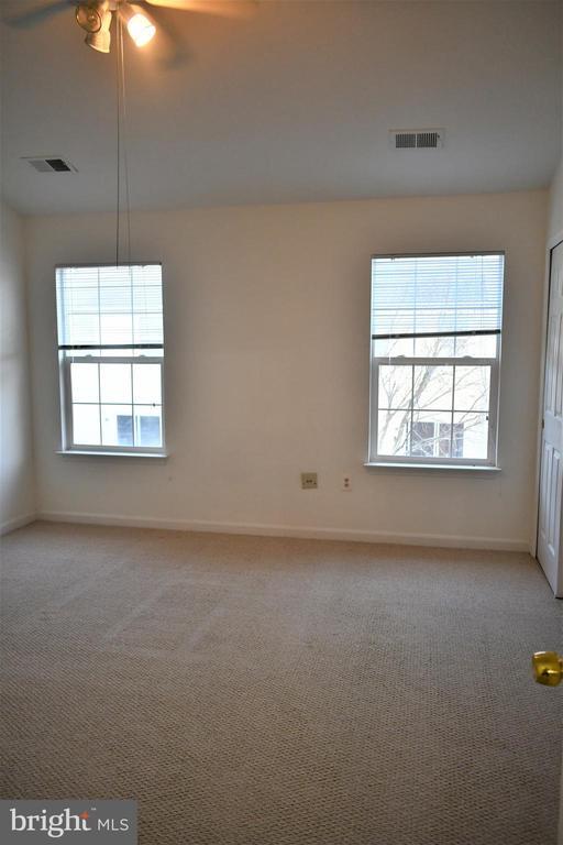 Building Photo - 2427 Dew Meadow Ct