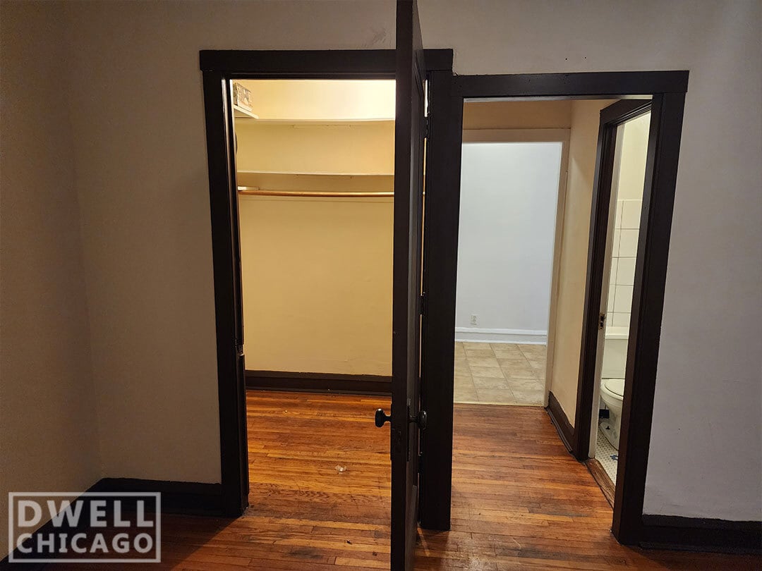 Building Photo - 3302 W Schubert Ave