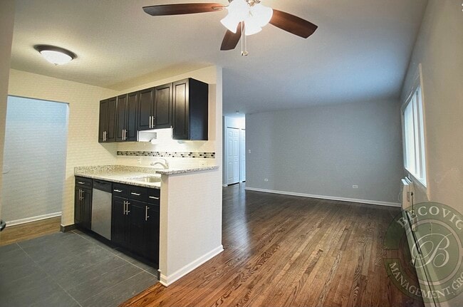 Building Photo - 5534 N Winthrop Ave