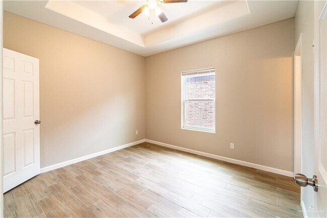 Building Photo - 6903 Venus Dr