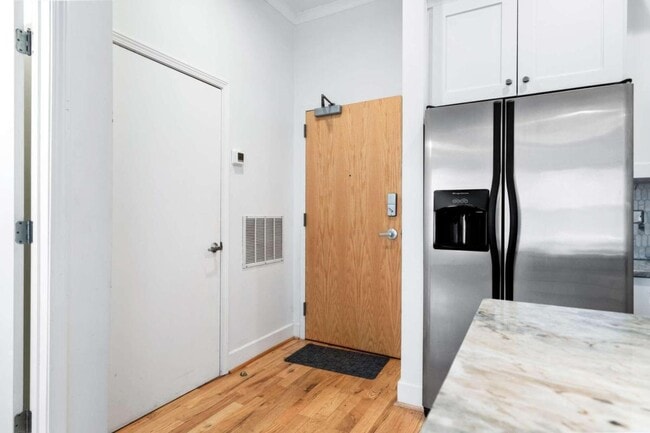 Building Photo - 384 Ralph McGill Blvd NE