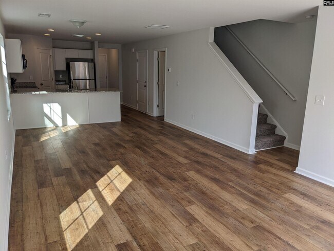 Building Photo - 531 Moresby Wy