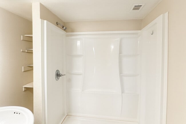 Building Photo - 816 1st St