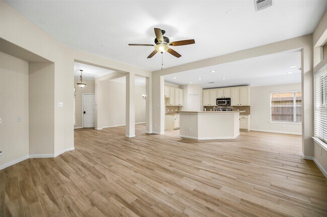 Building Photo - 26515 Autumn Orchard Ct