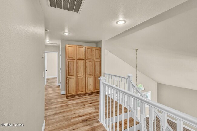 Building Photo - 6490 Brookview Cir